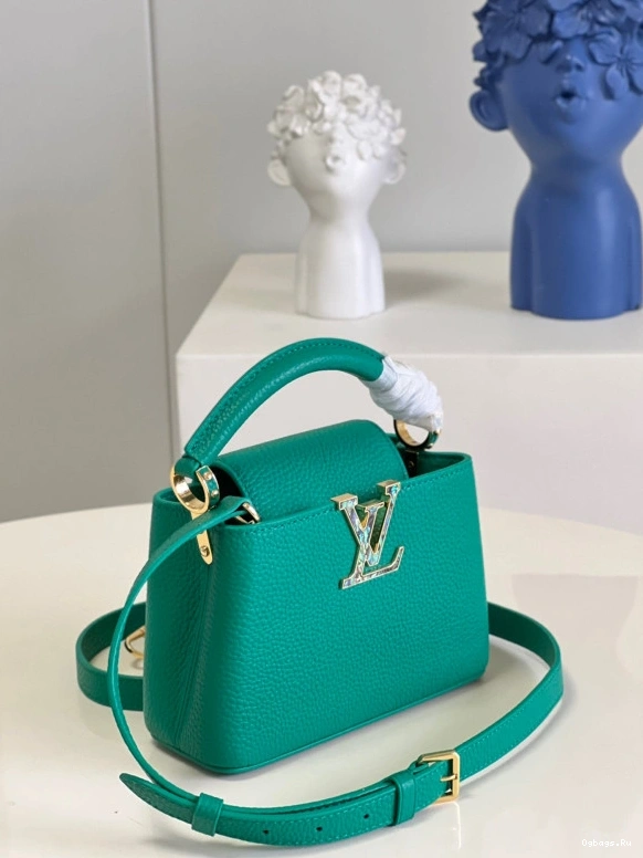 LOUIS MINI CAPUCINES VUITTON 0407